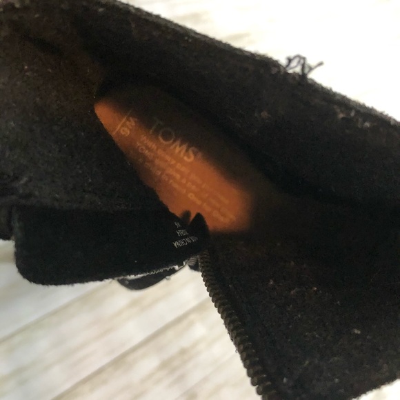 💚Toms black suede booties - Picture 4 of 5